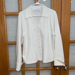 Worthington White Blouse w Blk Stitching Print